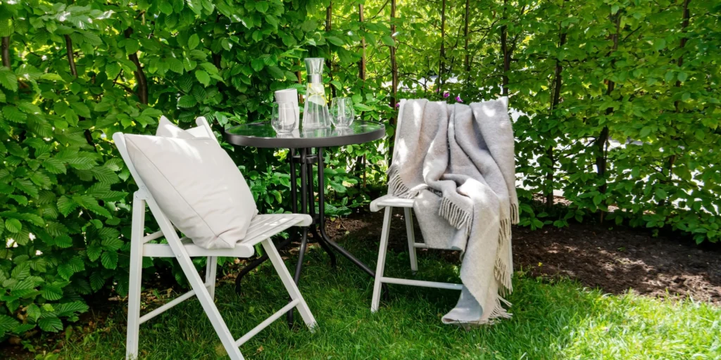 How to Decorate a Small Patio for Welcoming Summer